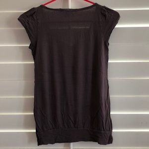 [5 for $25] Muted eggplant one button vneck top